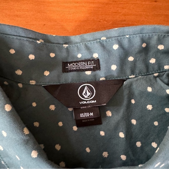 Volcom Men’s Short Sleeve Button Down Shirt Medium Teal - Picture 4 of 6